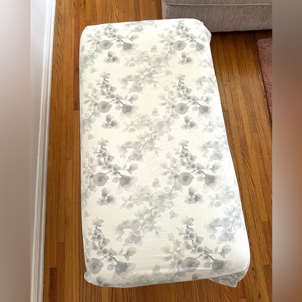 Pottery Barn Kids Crib Floral Fitted Sheet - Picture 3 of 6